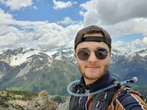 d6470efa-6348-40fb-a119-e1e0819d429f